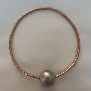 Misha Hawaii dolphin silver Tahitian Pearl bangle